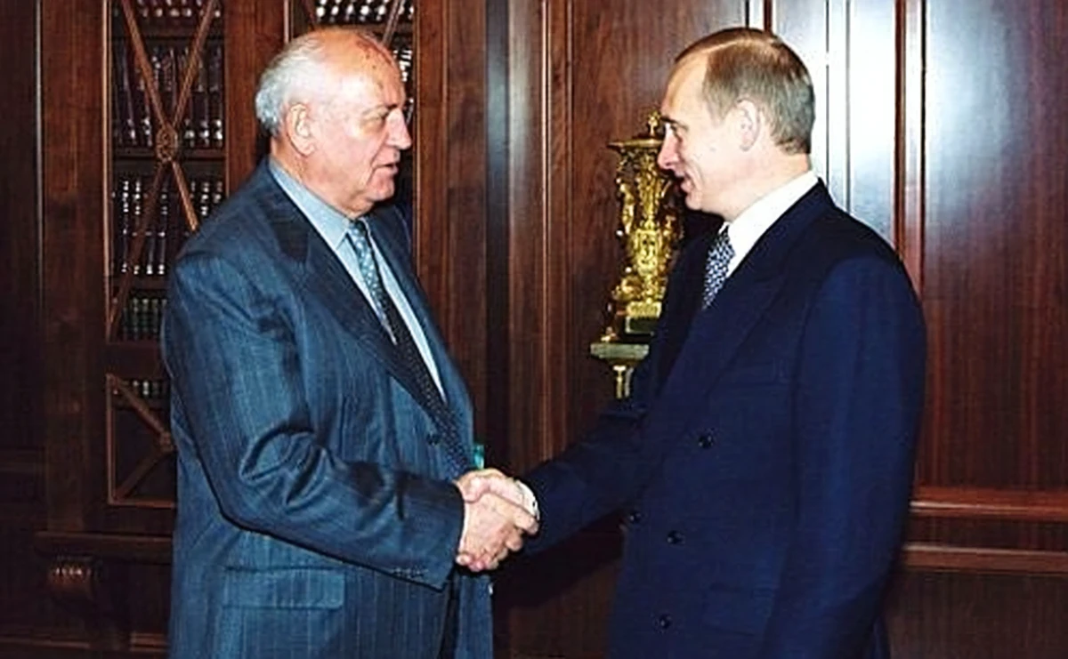 Почему ушел горбачев. Август 1991 Горбачев.