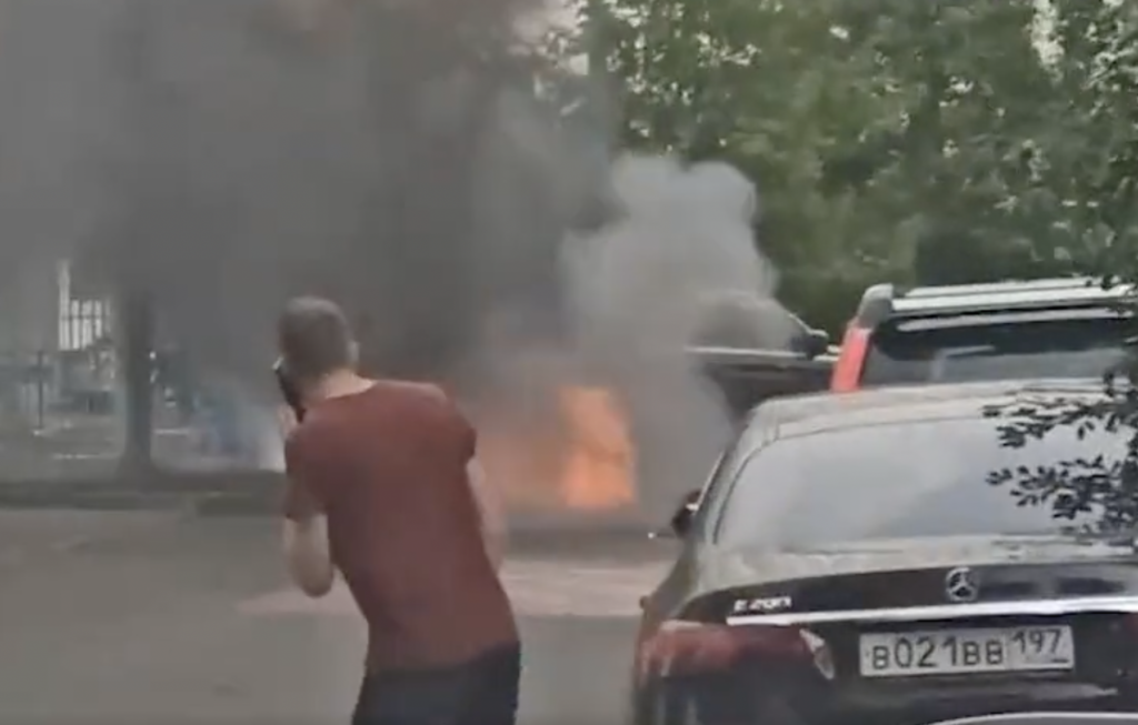 I-au incendiat mașina! Este cutremur total la Moscova. Informația momentului în Rusia (VIDEO)