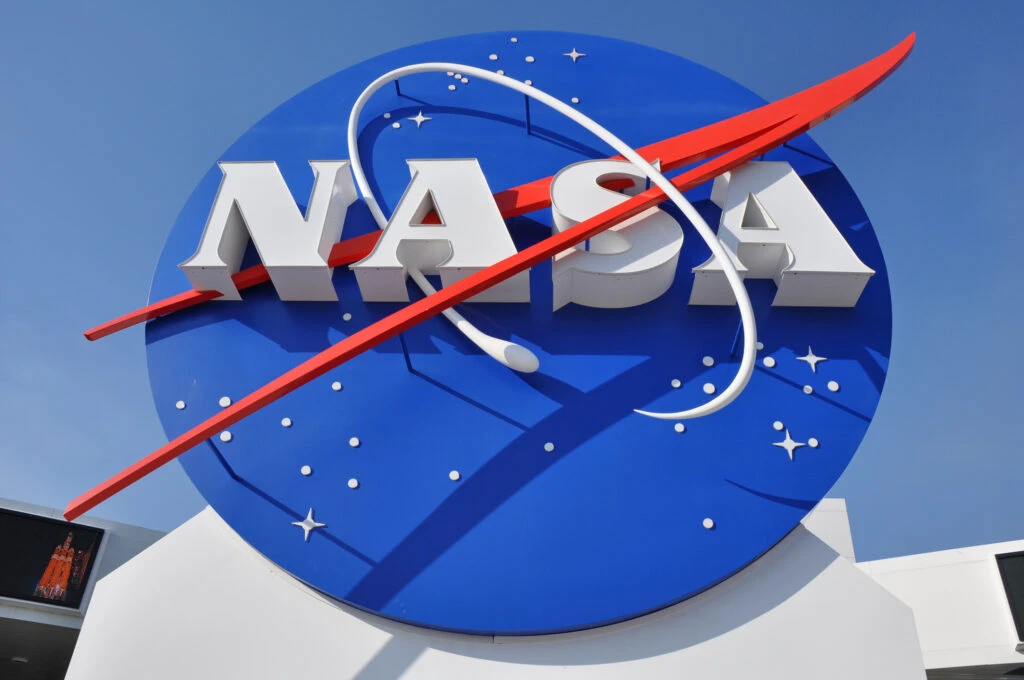 NASA lansează racheta Artemis I. Dacă misiunea va reuși, atunci astronauții vor ajunge pe lună cu racheta Artemis II