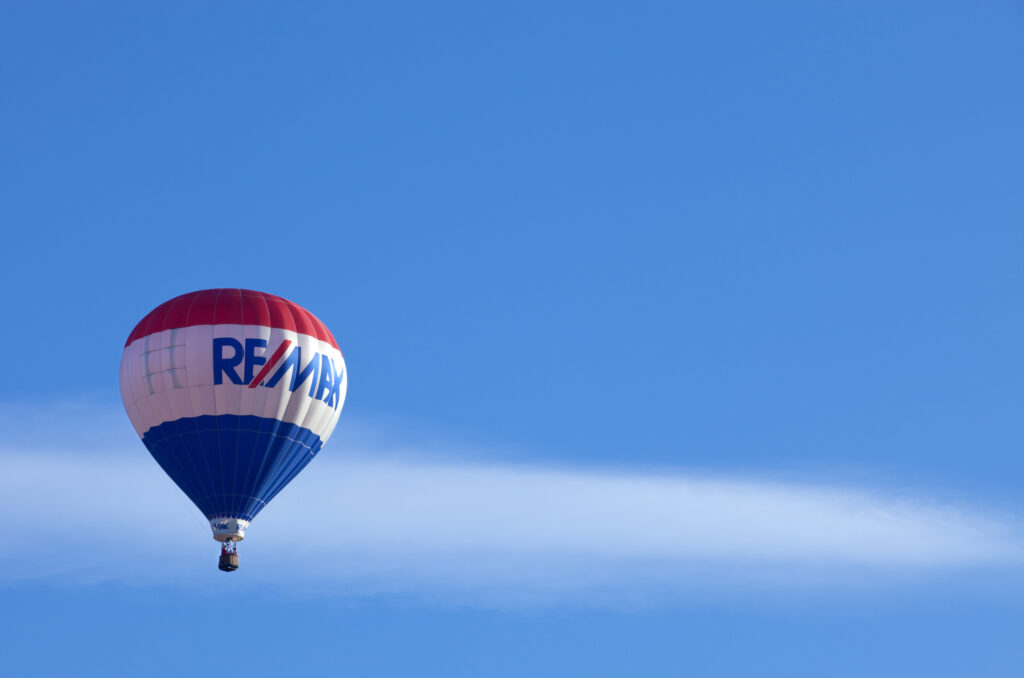 RE/MAX deschide 5 noi francize. Are 75 de birouri în România