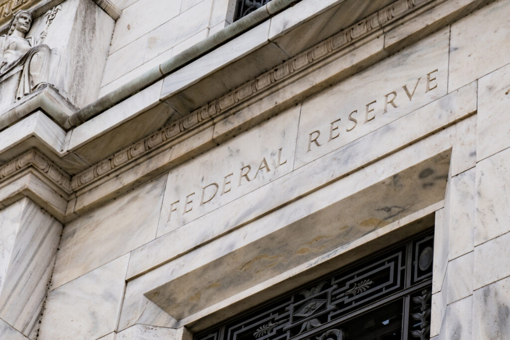 Fed va continua să majoreze dobânzile de referinţă din SUA