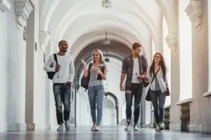 Studenții din România cer majorarea subvenției acordate la transportul cu trenul și cu metroul la 90%