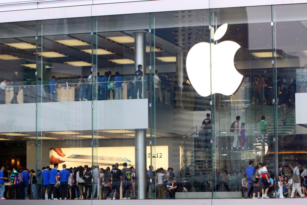 Vești bune pentru fanii Apple. Compania a lansat noi versiuni de iOS, iPadOS şi macOS