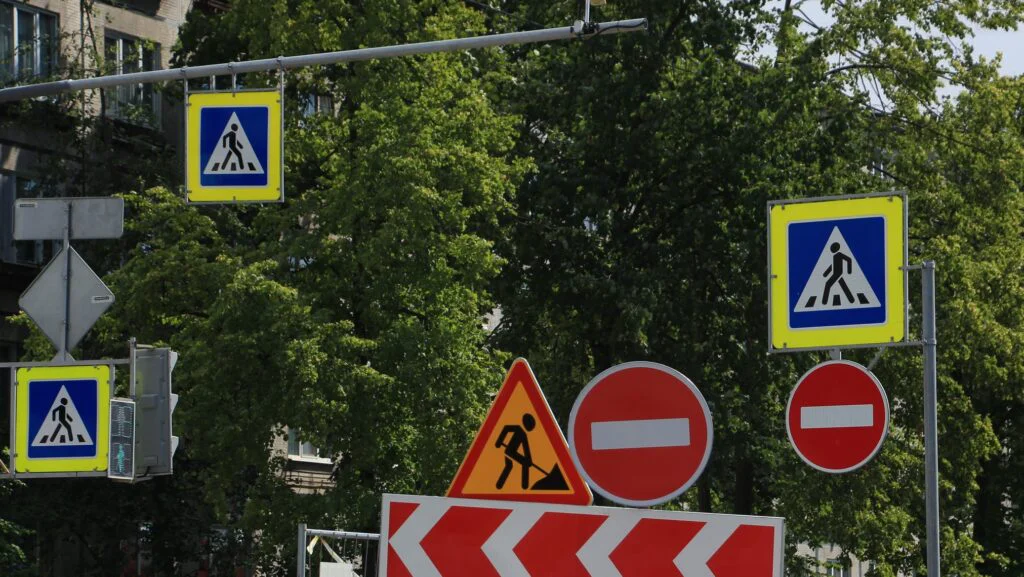 Schimbare majoră pentru indicatoarele de circulație! Este informația momentului pentru toți șoferii din România