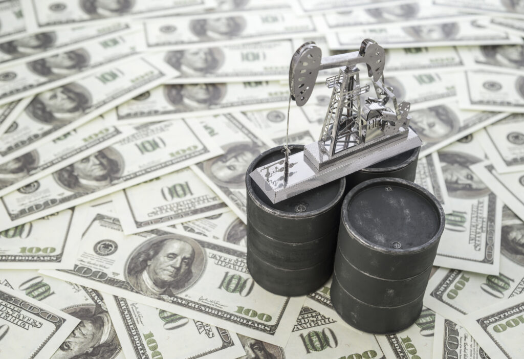 Prețurile petrolului au scăzut cu peste 1% pe fondul încetinirii economiei Chinei