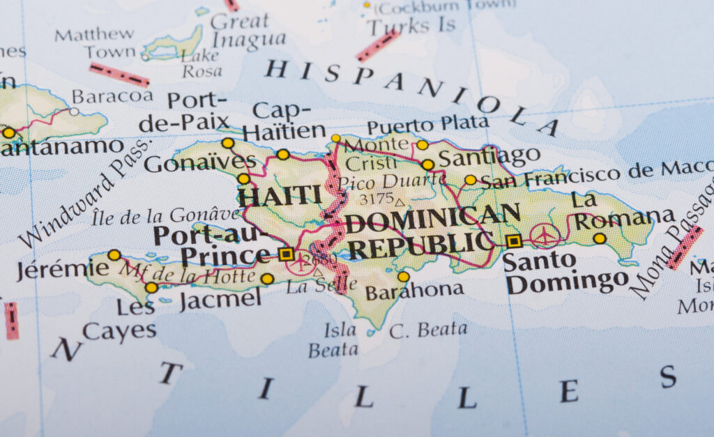 Criza din Haiti devine tot mai alarmantă: Protestele au degenerat în jafuri!