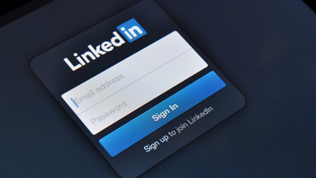 LinkedIn, victima unei campanii de hacking. Conturile mai multor utilizatori au fost compromise