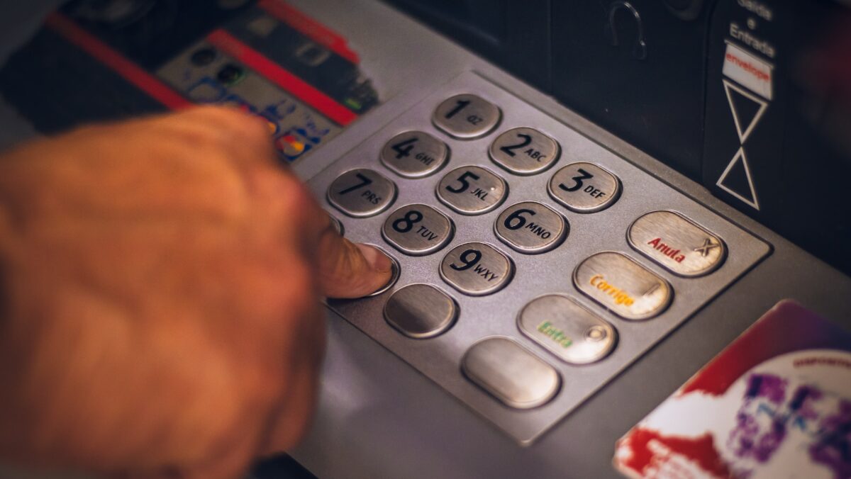 Acces limitat la bancomat. Anunțul BNR despre ATM-urile din România