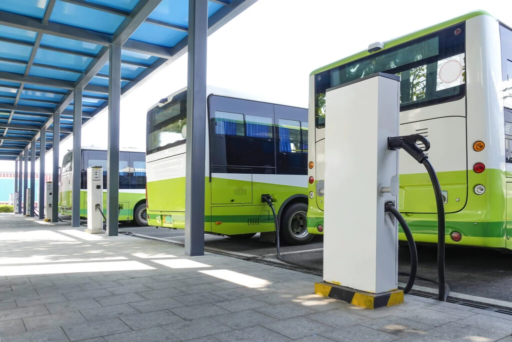 Zeci de microbuze electrice în București și Snagov. Vor să încheie un parteneriat în vederea achiziționării prin PNRR