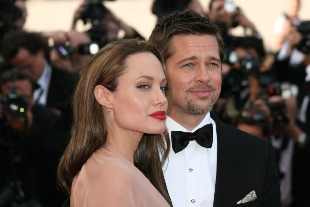 Angelia Jolie și Brad Pitt sunt la cuțite. Faimoasa actriță vine cu noi acuzații. Fostul soț l-ar fi sugrumat pe unul dintre copii