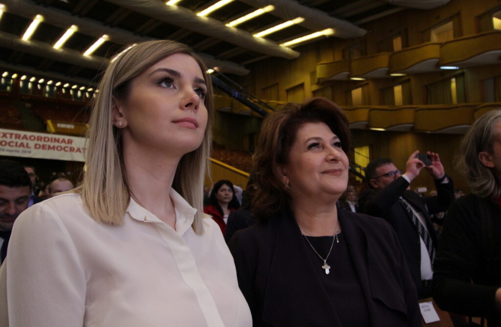 Irina Tănase l-a uitat complet pe Liviu Dragnea! Cu ce bărbat celebru l-a înlocuit pe fostul lider PSD