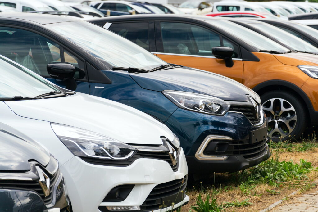 Renault și Nissan reconfigurează alianța auto. Producătorul francez și-ar putea reduce participația la 15%