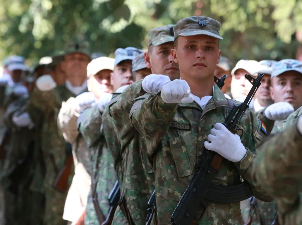 Anunț pentru bărbații între 18 și 45 de ani! Ȋncep recrutările în Armata Română