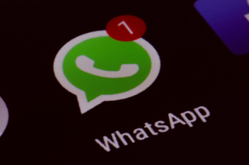 Datele a sute de milioane de utilizatori WhatsApp au fost furate de către hackeri