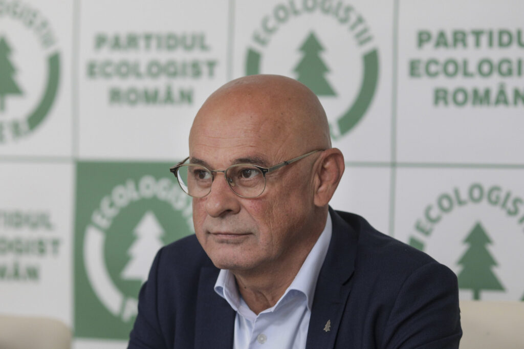 Procurorii l-au reținut pe președintele Partidului Ecologist Român. Este acuzat de trafic de influență