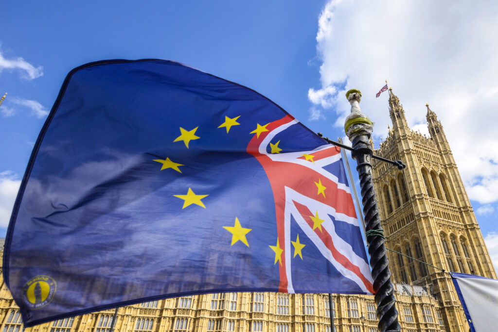 Acord între Marea Britanie și UE: Înlătură posibila ameninţare a unui război comercial între Regatul Unit şi UE