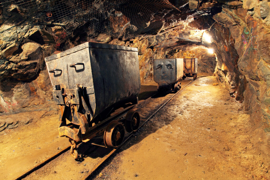 O companie din Galați a fost prinsă în flagrant în timp ce desfășura activități miniere ilegale