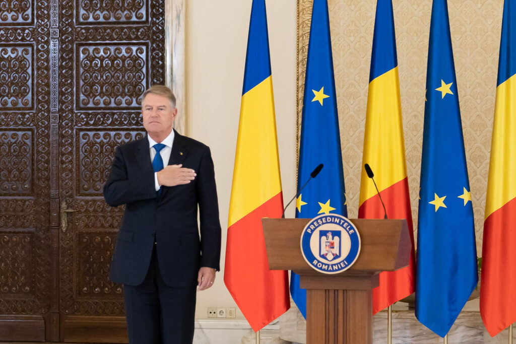 Veste bună pentru toată România! Klaus Iohannis tocmai a semnat. Legea pe care o așteptau milioane de români
