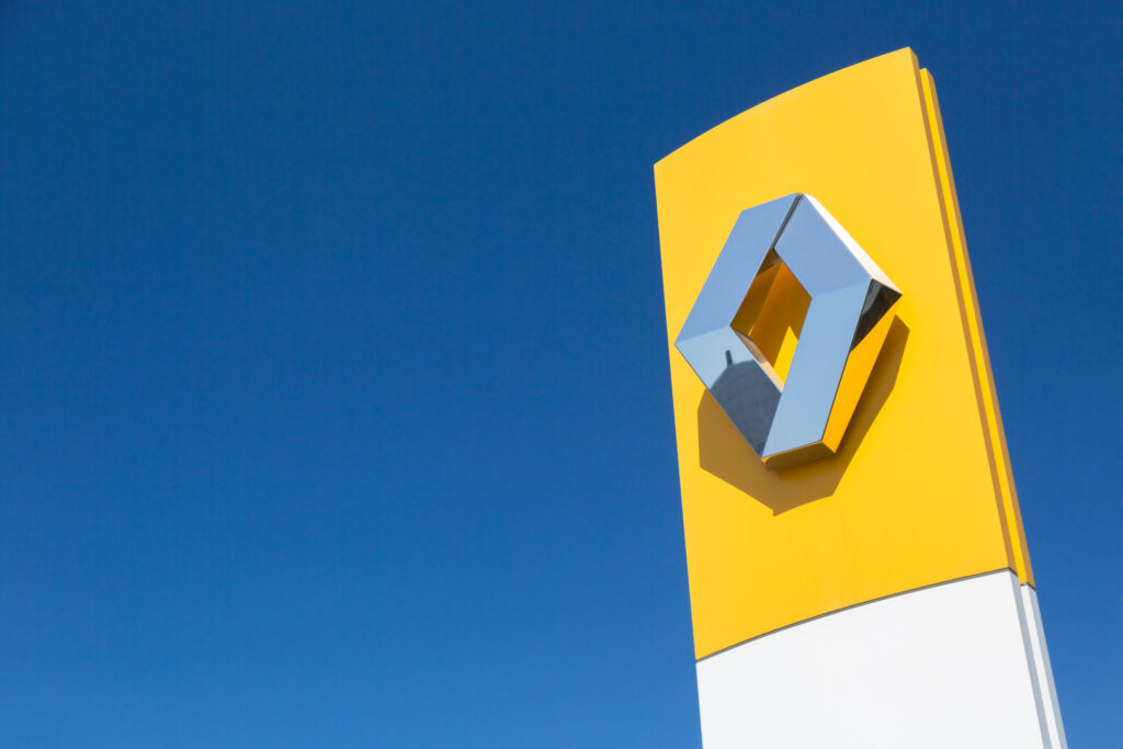 Renault și Geely vor să se asocieze cu gigantul petrolier Aramco pentru construcția de motoare