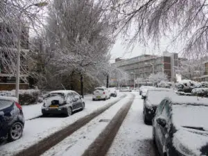 Zăpada a făcut prăpăd în România! Cum va fi vremea în următoarele zile