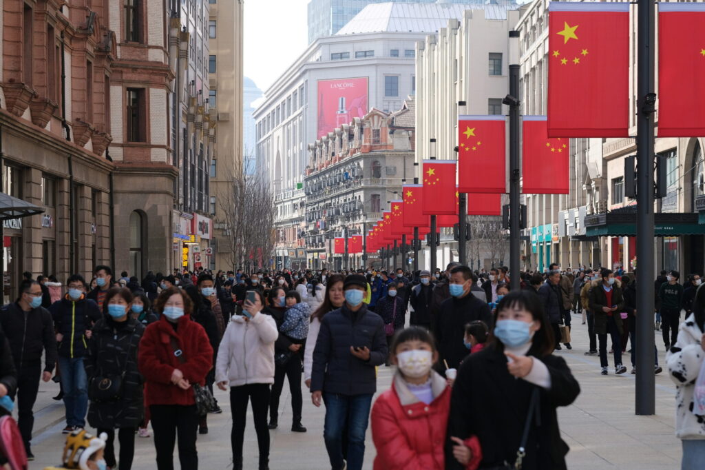 COVID-19 face ravagii în China. Autoritățile sanitare estimează aproximativ 250 milioane de cazuri în decembrie