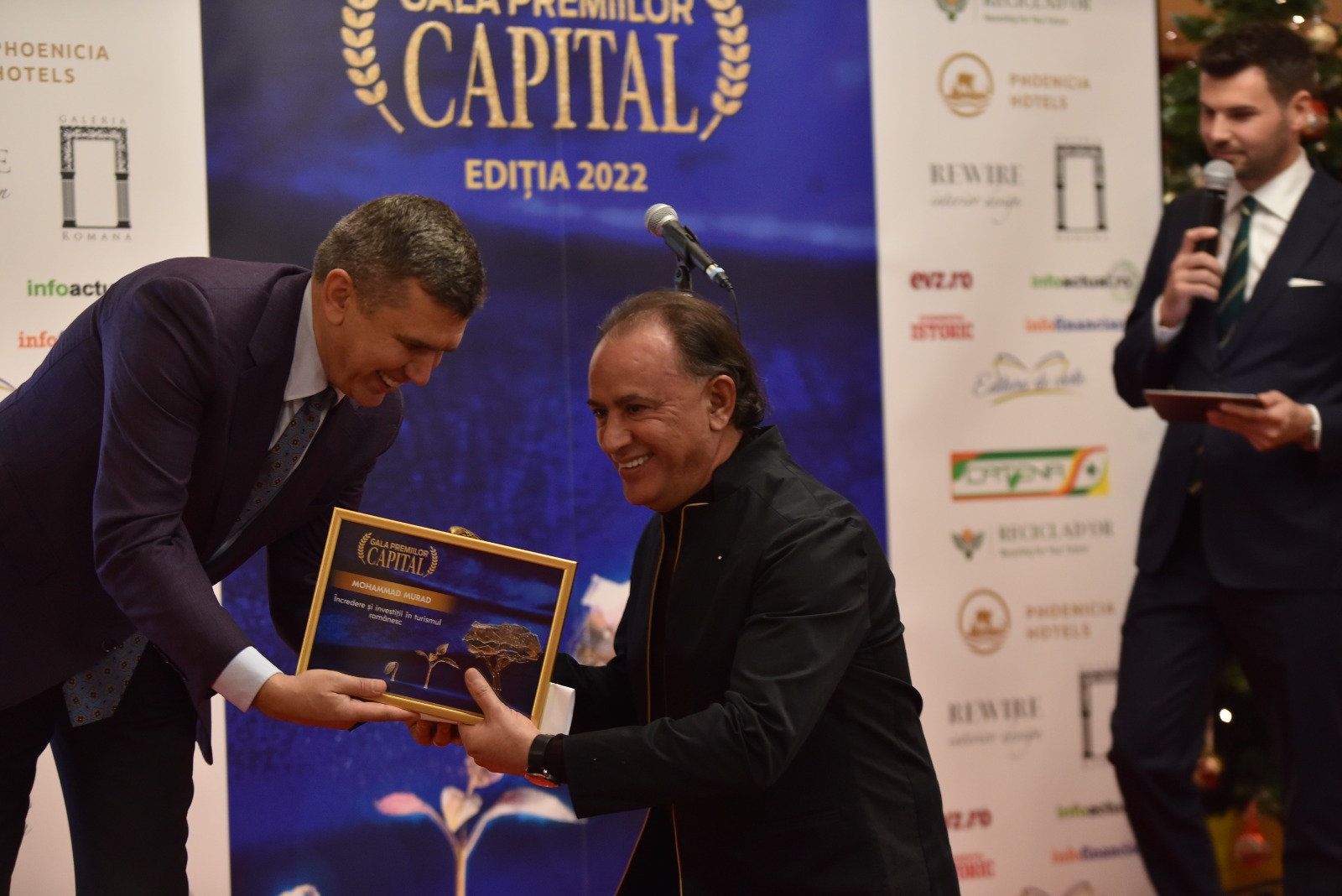 Mohammad Murad pe scena Capital primind premiul