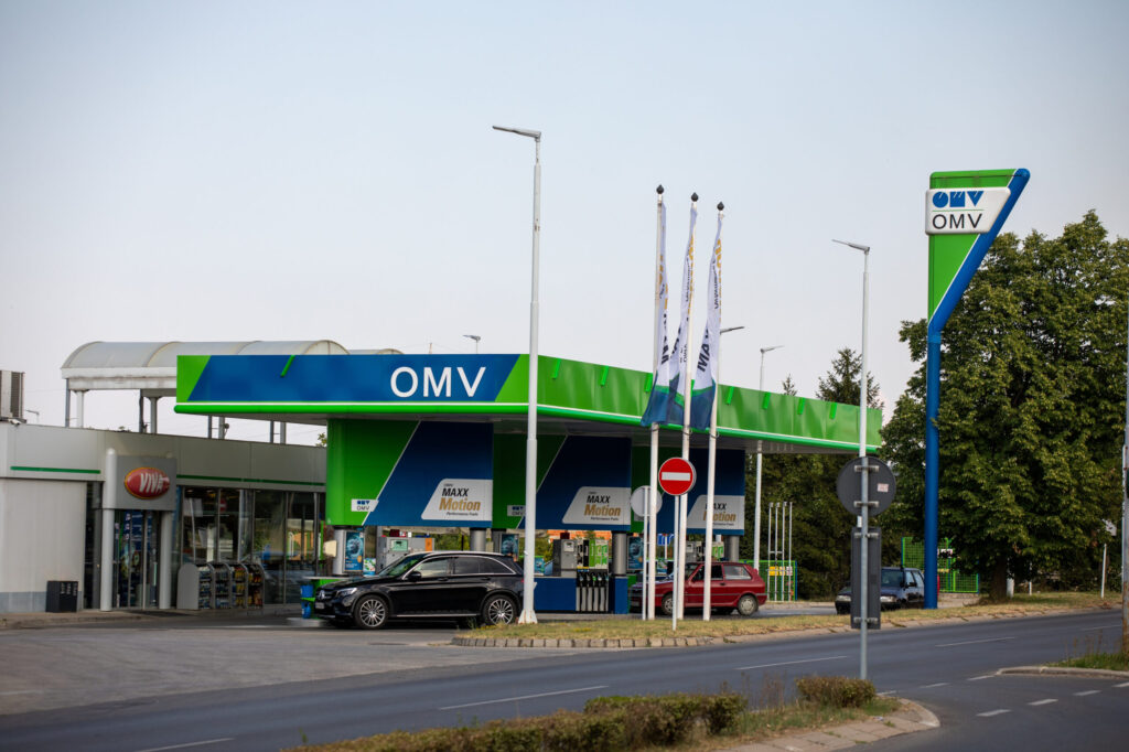 Boicotul împotriva Austriei a redus prețurile la OMV Petrom. Cât de mult s-a ieftinit benzina?