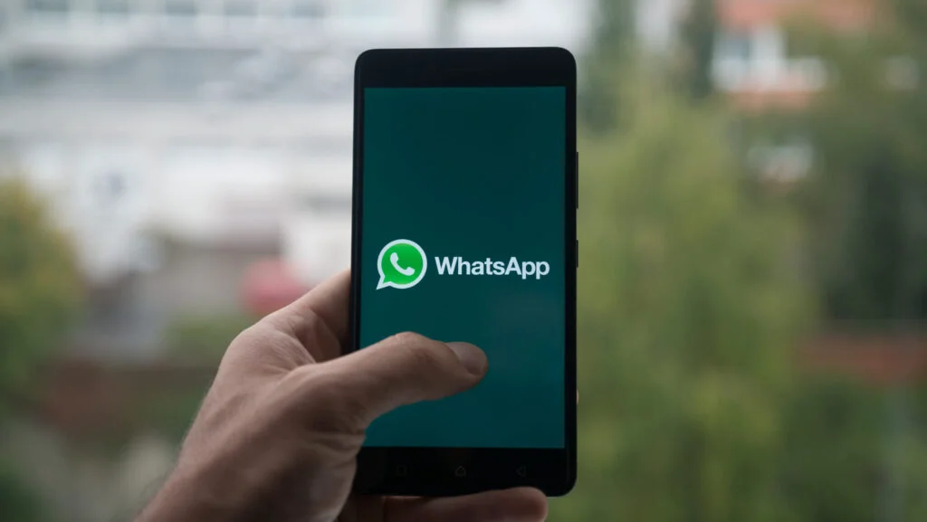 WhatsApp introduce o funcție pentru a bloca apelurile de la numerele necunoscute
