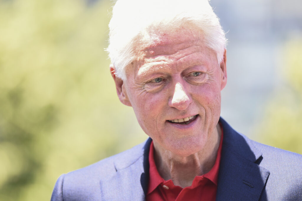 Bill Clinton a fost infectat cu COVID-19. Fostul președinte american are simptome ușoare