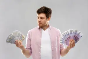 Curs valutar luni, 19 decembrie 2022. Cât a scăzut moneda euro? Date oficiale BNR despre cotațiile valutare