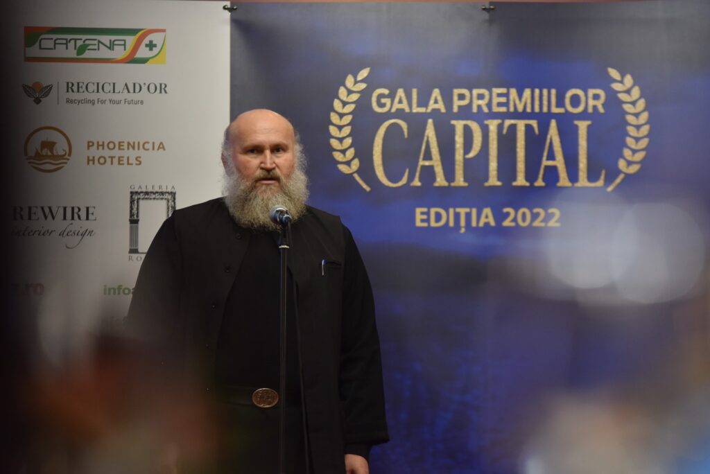 Părintele Arhimandrit Iustin Miron, la Gala Premiilor Capital, 30 de ani de credință: „România este o simfonie!