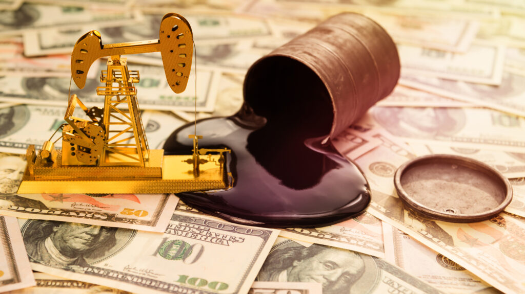 Prețul barilului de petrol a scăzut sub 70 de dolari, pentru prima dată după 2021
