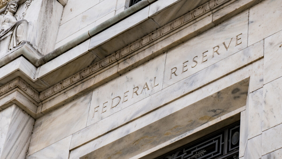 Fed a decis o nouă majorare a dobânzii de referință. Instituţia bancară din SUA încearcă reducerea inflației