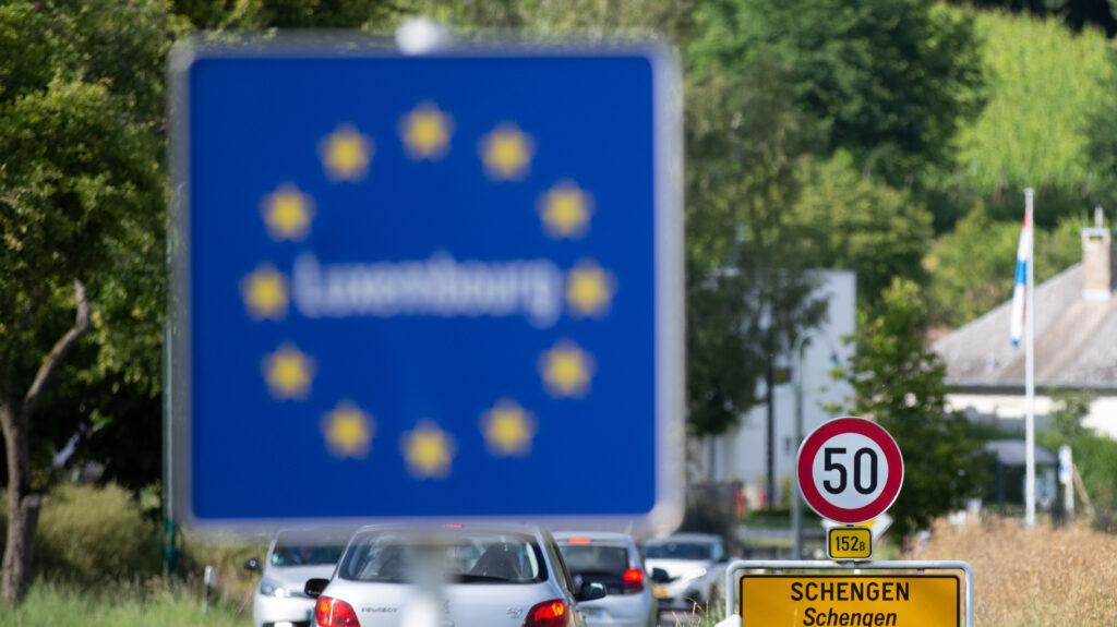 Adevărul despre înscenarea problemei migranților drept „o problemă legată de Schengen”