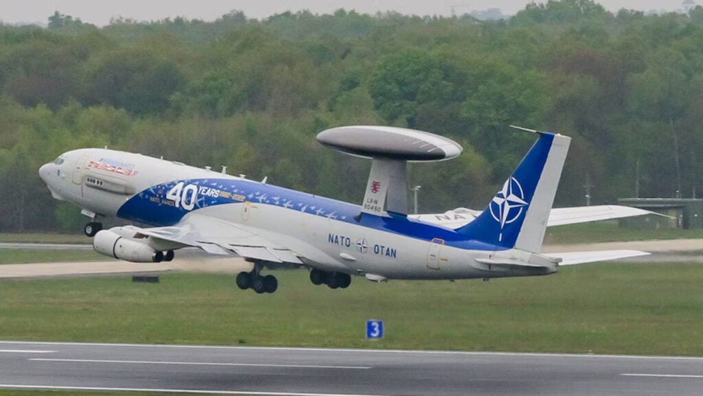 Aeronavele AWACS NATO ajung, astăzi, în România, la Baza 90 Transport Aerian din Otopeni