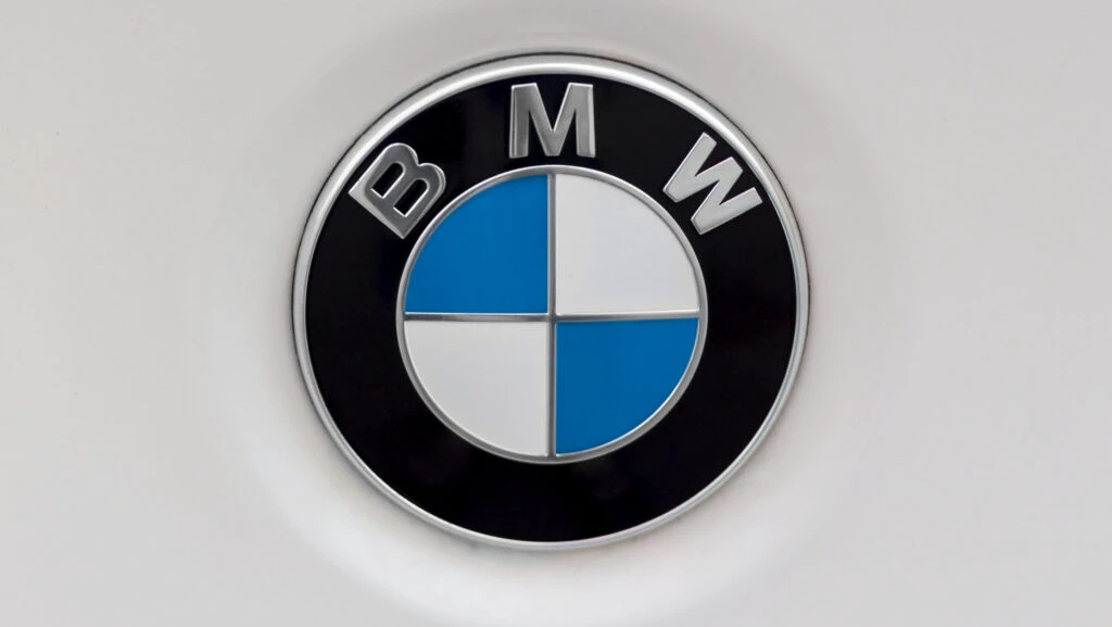 BMW avertizează: Risc tot mai mare ca airbag-urile să explodeze în cazul unui accident. Ce modele sunt vizate