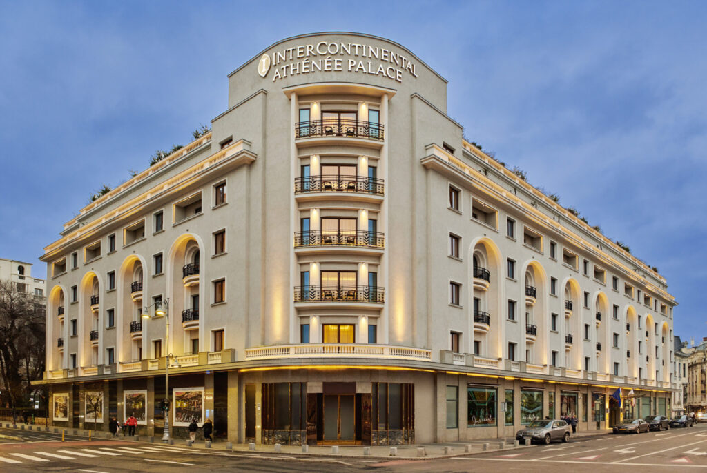 Hotelul Athénée Palace din Bucureşti şi-a schimbat numele în InterContinental Athénée Palace Bucharest