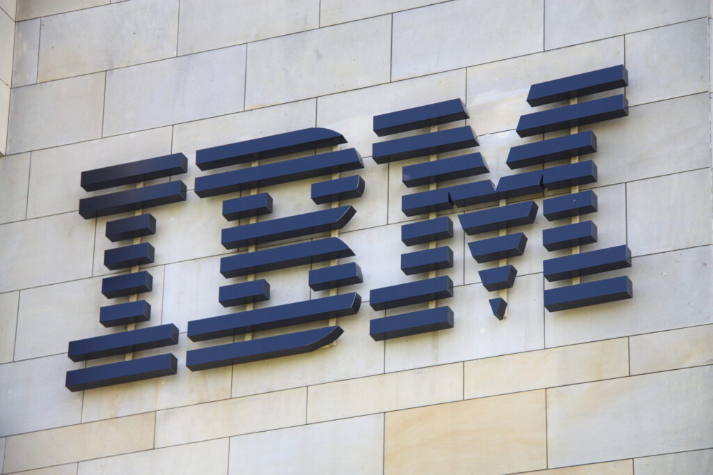 IBM a anunțat că va concedia 3.900 de angajați și că a ratat ținta anuală de lichidități