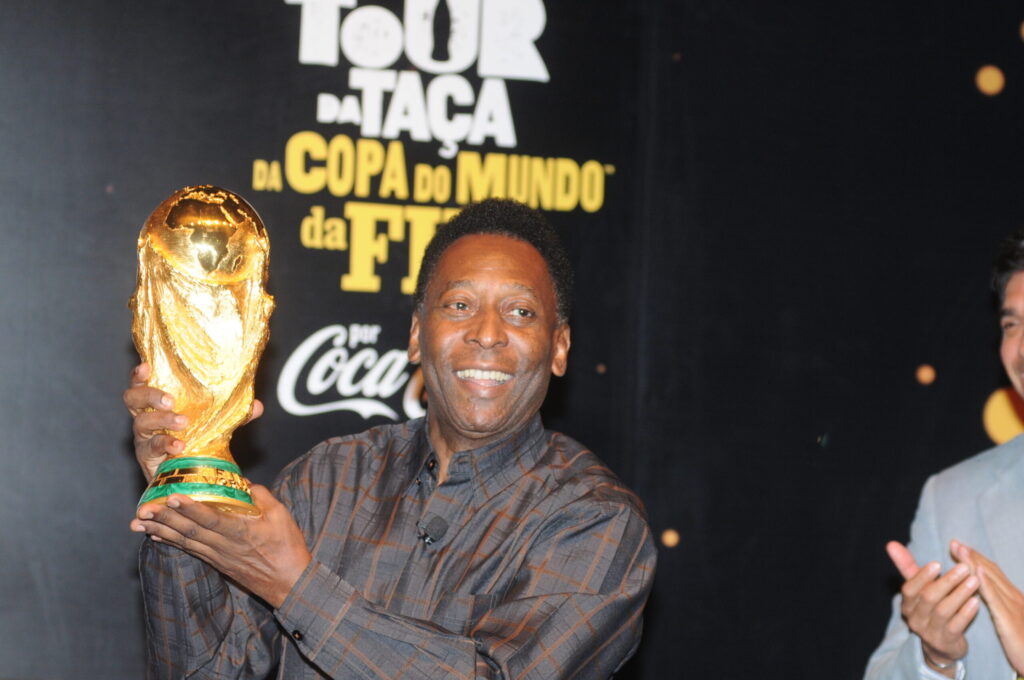 FIFA vrea să existe câte un stadion cu numele lui Pele în fiecare ţară din întreaga lume