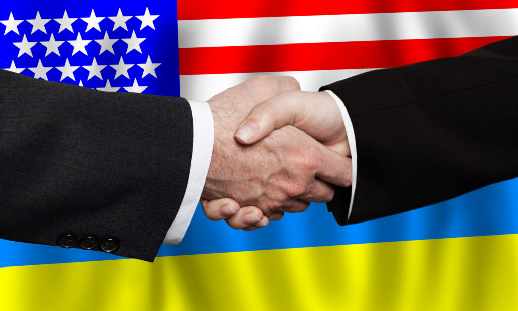 Culisele ajutorului acordat Ucrainei de către SUA. Americanii ar fi interesaţi de rezervele de titan