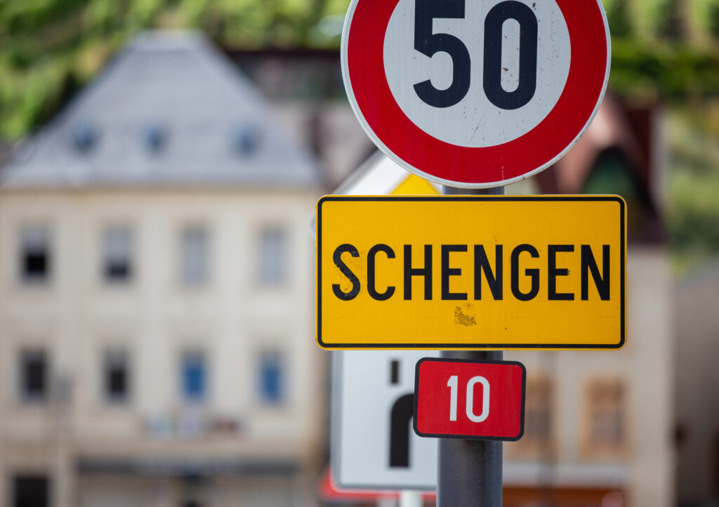Bomba anului în spațiul Schengen! România trimite o imensă undă de șoc direct în Austria: Este cazul să ieşim din…