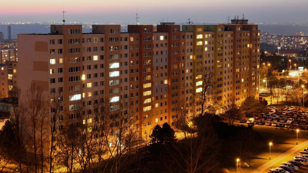 Devine complet interzis în România! Lovitură pentru proprietarii de apartamente