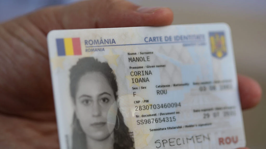 Informație pentru românii care au buletin în străinătate! Ce se întâmplă cu cartea de identitate