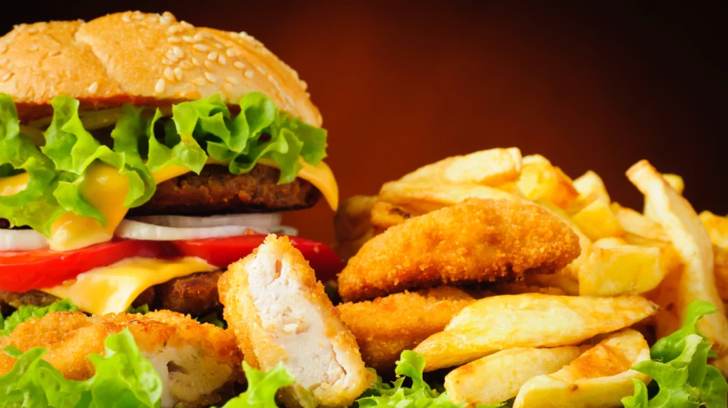 Fast-food-urile vor fi interzise?! Decizia anunțată de autorități. Se întâmplă de la 1 octombrie