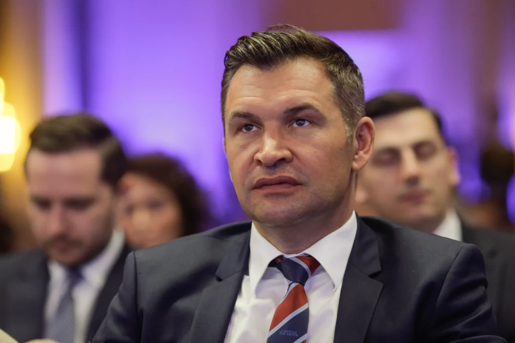 Ionuț Stroe: Conducerea PNL nu i-a impus domnului Ciucu niciun fel de alianţă sau colaborare în plan local