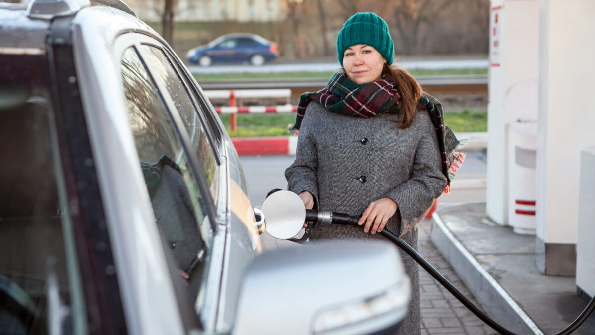 Decizie pentru românii cu mașini pe benzină sau motorină. Se aplică astăzi, 4 noiembrie 2024