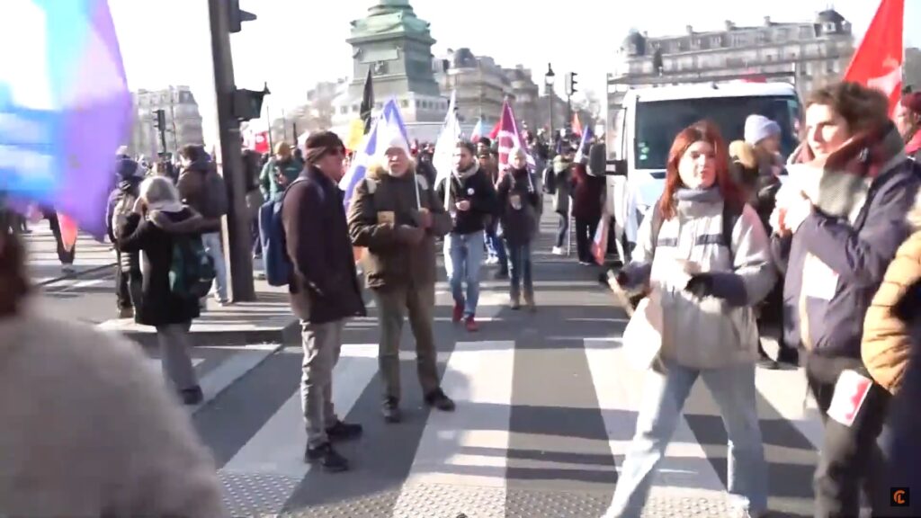 Au continuat protestele la Paris faţă de reforma din domeniul pensiilor