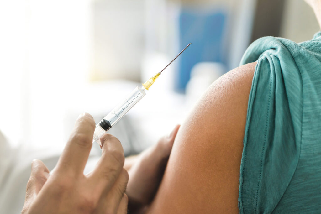 Vaccinurile împotriva cancerului sunt deja o realitate. Ce trebuie să știe toată lumea