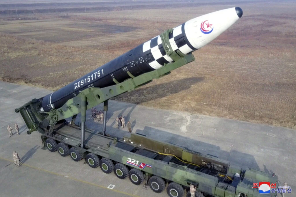 Ironia sorții! Racheta balistică cu care Coreea de Nord amenință SUA s-ar fi prăbușit în Rusia