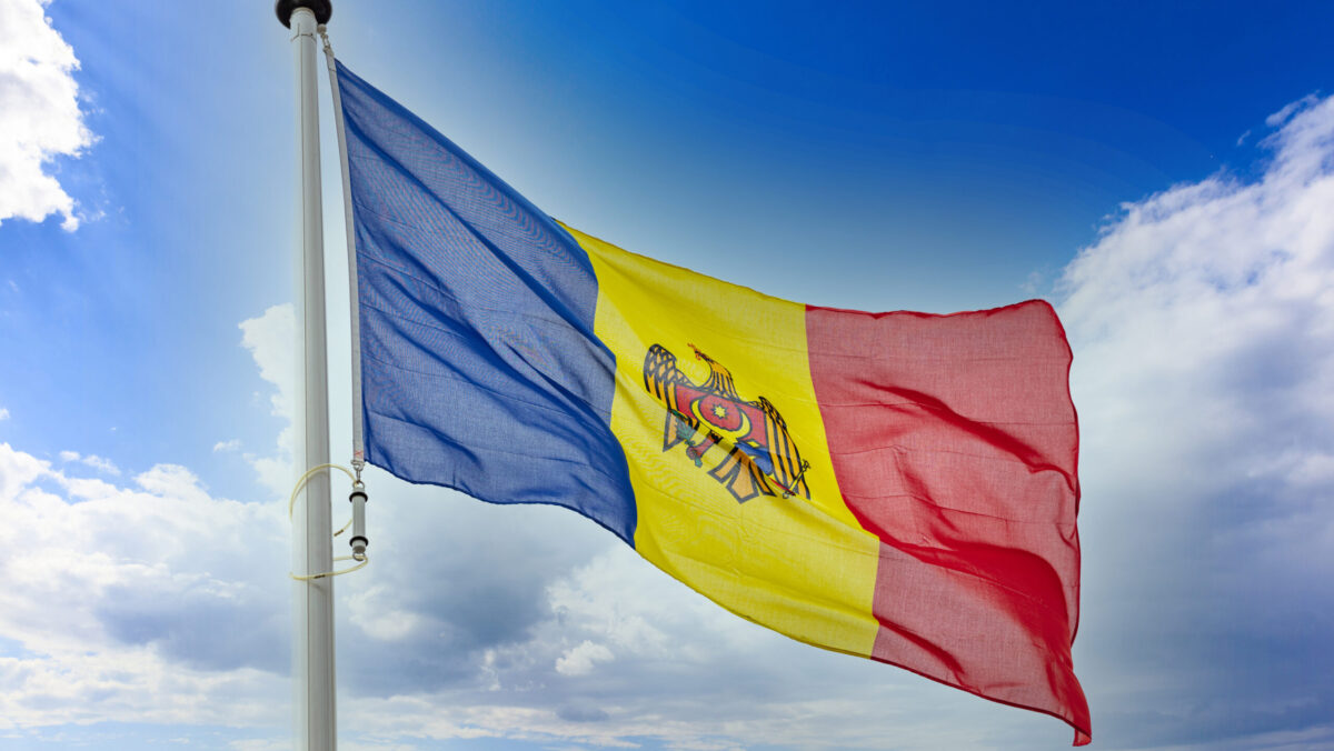 Maia Sandu, mesaj de Ziua Drapelului: Să păstrăm unitatea pentru ca Moldova să devină un partener egal în familia ţărilor europene libere